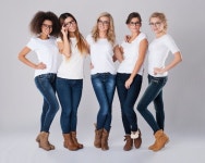 좋은 안경 찾기-쉬운 일은 없습니다 | 무료 사진