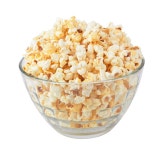 맛있는 팝콘 흰색 절연 그릇 | 프리미엄 사진