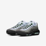 ブランド NIKE MINT RUSHの通販 by ザーグs shop｜ナイキならラクマ - 26.5cm エア マックス95 シューズ