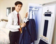 호텔에 스타일러가 있네 | 한국경제 호텔에 스타일러가 있네