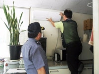 대전 도안휴먼시아 4단지 주민들 경비실에 에어컨 지원 | 한국경제 대전 도안휴먼시아 4단지 주민들 경비실에 에어컨 지원