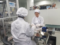 해외진출 위한 휴메딕스 제2공장…생산부터 포장까지 자동화 | 한국경제 해외진출 위한 휴메딕스 제2공장…생산부터 포장까지 자동화