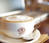 나눔 철학 실천하는 커피빈, 모든 바리스타 정규직 고용 | 한국경제 나눔 철학 실천하는 커피빈, 모든 바리스타 정규직 고용