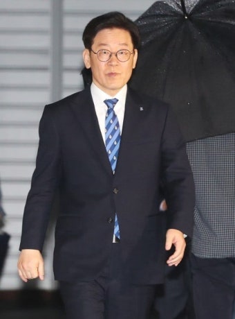이재명 1심 선고 출석…겸허하게 선고공판 임하겠다 | 한국경제 이재명 1심 선고 출석…