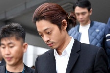 "쉽게 쉽게 가자"…담당경찰관-변호사가 짜고 친 정준영 여친 몰카 사건 | 한경닷컴 "쉽게 쉽게 가자"…담당...