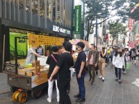 [돌아온 유커]① 명동 호텔 중국인 숙박 250% ↑…길거리음식 '메카' | 한경닷컴 [돌아온 유커]① 명동 호텔 중국인 숙박 250% ↑…길거리음식...
