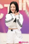 TEN 포토 시그니처 선 키득키득…귀여운 애교 | 텐아시아 [TEN 포토] 시그니처 선, 키득키득…귀여운 애교 | 텐아시아