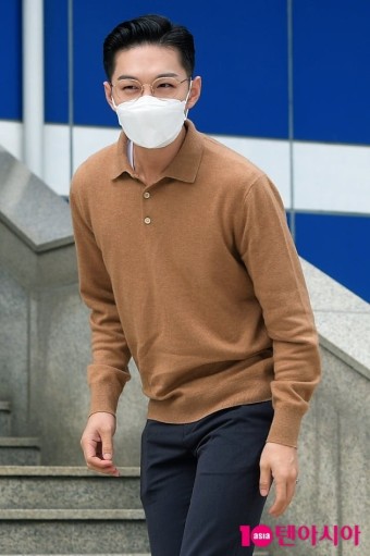 TEN 포토 비투비 이창섭 설레는 눈인사 | 텐아시아 [TEN 포토] 비투비 이창섭 '설레는 눈인사' | 텐아시아