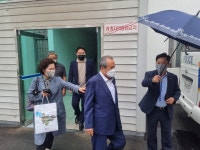 억대 뇌물수수 혐의 김영만 군위군수 항소심서 무죄(종합) | 한국경제 억대 뇌물수수 혐의 김영만 군위군수 항소심서 무죄(종합)