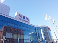 서울역 주차장 스팀 세차기 폭발…유리창 깨지고 1명 부상 | 한국경제 서울역 주차장 스팀 세차기 폭발…유리창 깨지고 1명 부상