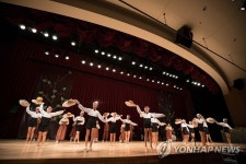 초·중등 교과에 무용 포함하라…예술교육 폭 넓혀야 | 한국경제 초·중등 교과에 무용 포함하라…예술교육 폭 넓혀야