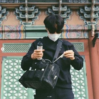 혜리 류준열 연예인x스텝으로 변신하는 배우마스크 해도 잘생김TEN | 텐아시아 '혜리' 류준열, 연예인x스텝으로 변신하는 배우...마스크...