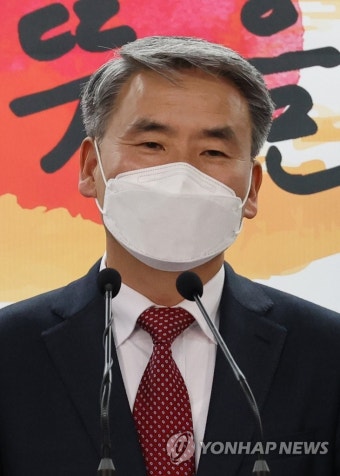 이종섭 국방장관 후보자, 오후 용산 첫 출근…청문회 준비 돌입 | 한국경제 이종섭 국방장관 후보자, 오후 용산 첫 출근…청문회 준비 돌입