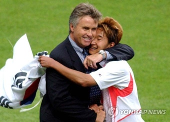 히딩크 감독, 2002 월드컵 제자들 지휘한다…상대는 U-14 유망주 | 한국경제 히딩크 감독, 2002 월드컵 제자들 지휘한다…상대는 U-14 유망주