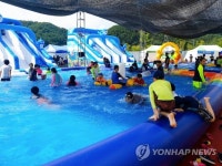 횡성 은가람광장 어린이 물놀이장 8일 개장 | 한국경제 횡성 은가람광장 어린이 물놀이장 8일 개장