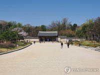 종묘 앞 100ｍ 높이 아파트 건축 추진…장릉사태 재현 우려 | 한국경제 종묘 앞 100ｍ 높이 아파트 건축 추진…장릉사태 재현 우려