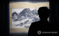 정선·김홍도의 그림, 달항아리…광주서 만나는 어느 수집가 | 한국경제 정선·김홍도의 그림, 달항아리…광주서 만나는 어느 수집가