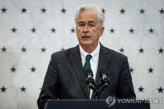 CIA국장, 겨울 평화협상론 속 우크라 전격 방문 | 한국경제 CIA국장, 겨울 평화협상론 속 우크라 전격 방문