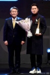 커피에 반하다 더월드퍼스트점 | [포토] 커피에반하다, '2023 대한민국 퍼스트브랜드 대상' 무인카페전문점 부문 수상 | 한국경제TV [포토] 커피에반하다, '2023 대한민국...