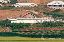 北 개성에 하루 수십명씩 아사자…김정은, 두차례 간부 파견 | 한국경제 北 개성에 하루 수십명씩 아사자…김정은, 두차례 간부 파견
