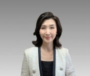 매직터치영월점 | 경험을 욕망하는 고객 사로잡는 매직은 OO터치 | 한국경제 [박영실 칼럼] 경험을 욕망하는 고객 사로잡는 매직은 OO터치