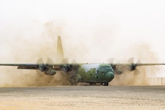 공군 UAE 데저트 플래그 연합훈련 첫 참가…C130 파견 | 한국경제 공군, UAE '데저트 플래그' 연합훈련 첫 참가…C-130 파견