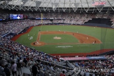 축구종가에서 열린 MLB…런던스타디움, 2경기 위해 야구장 변신 | 한국경제 축구종가에서 열린 MLB…런던스타디움, 2경기 위해 야구장 변신