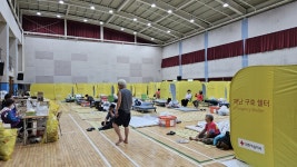 집 잃은 오송 주민들…눈 뜨니 물바다, 가슴팍까지 차올랐다 | 한국경제 집 잃은 오송 주민들…눈 뜨니 물바다, 가슴팍까지 차올랐다