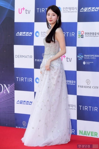 포토 배수지 돋보이는 예쁨 제2회 청룡시리즈어워즈 | 한국경제TV 포토 배수지 돋보이는 예쁨 제2회 청룡시리즈어워즈