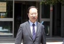 불법 정치자금 수수 하영제 의원, 첫 재판서 혐의 대부분 인정 | 한국경제 불법 정치자금 수수 하영제 의원, 첫 재판서 혐의 대부분 인정