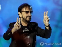 83세 생일 축하!…비틀스 멤버 링고 스타 목소리 우주로 | 한국경제 83세 생일 축하!…비틀스 멤버 링고 스타 목소리 우주로