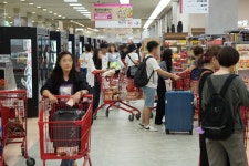 롯데마트 서울역점 제타플렉스로 탈바꿈…강북 상권 랜드마크 | 한국경제 롯데마트 서울역점 제타플렉스로 탈바꿈…강북 상권 랜드마크