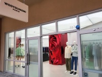 아울렛도 명품 대신 K패션너도나도 MZ 취향 맞춰 브랜드 바꾼다송영찬의 신통유통 | 한국경제TV 아울렛도 명품 대신 K패션너도나도 MZ 취향... 