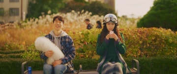 로맨스를 빌린 힐링 드라마…영화 어느 날 그녀가 우주에서 | 한국경제 로맨스를 빌린 힐링 드라마…영화 어느 날 그녀가 우주에서