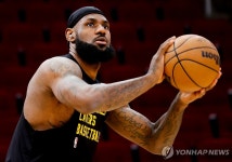 NBA 스타 르브론 제임스 고향에 기념박물관 세워진다 | 한국경제 NBA 스타 르브론 제임스 고향에 기념박물관 세워진다