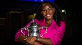 올해 최고 수입 여성 스포츠 스타는 코코 고프…톱 10명 중 7명 테니스선수 | 한국경제 올해 최고 수입 여성 스포츠 스타는 코코 고프…톱 10명... 