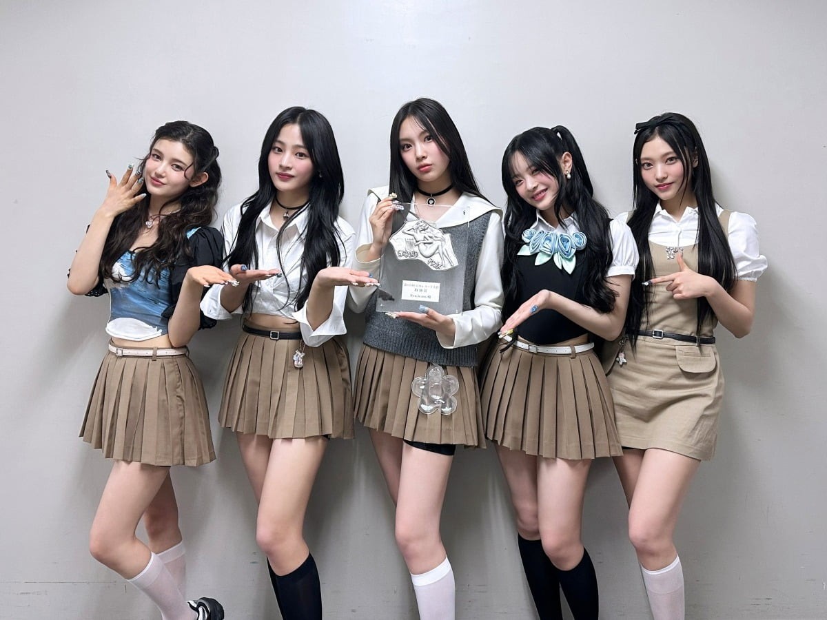 뉴진스, 스포티파이서 허트 2억 스트리밍 기록 달성!