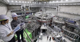 2024년 용이 될 것인가, 물고기로 남을 것인가 | 한국경제 2024년 용이 될 것인가, 물고기로 남을 것인가 [사진 issue]