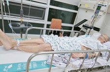 패혈증으로 숨진 치매 노인…유족 요양원이 기저귀 안갈아줘서 | 한국경제 패혈증으로 숨진 치매 노인…유족 요양원이 기저귀 안갈아줘서