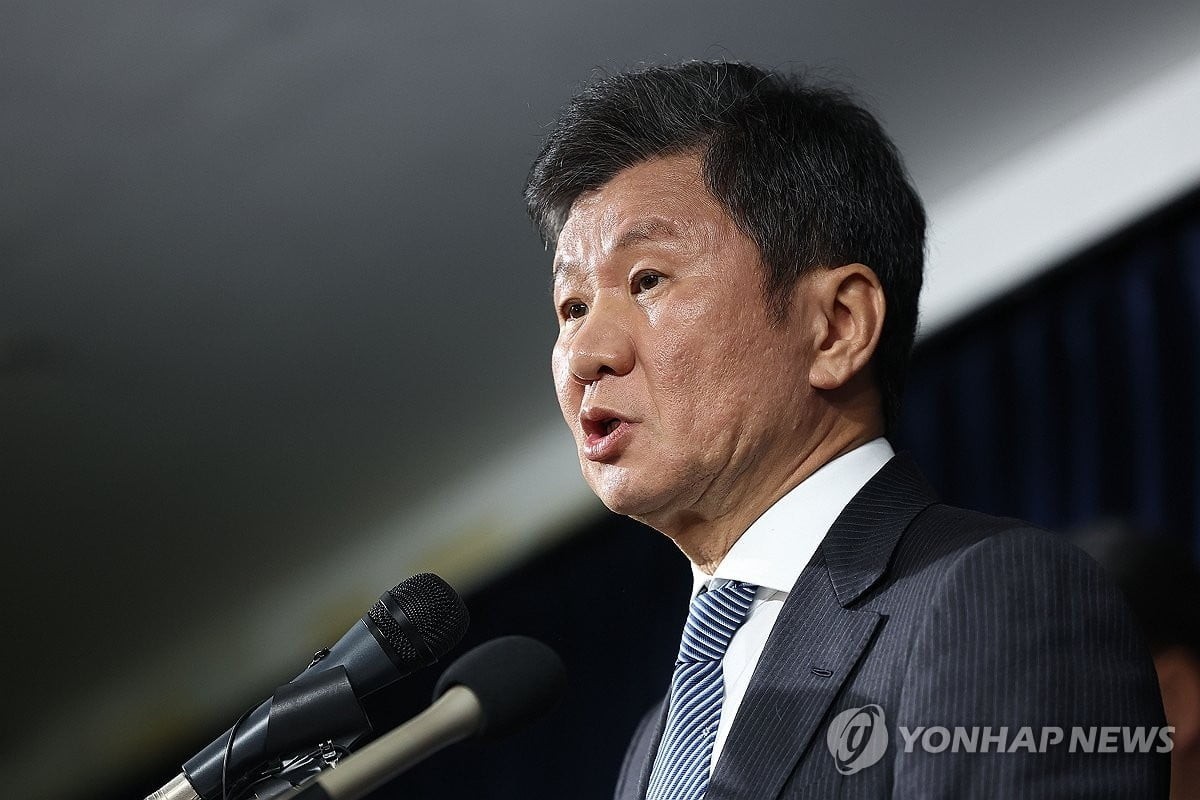 유인촌 장관, 정몽규 회장에 퇴진 요구...축구계 갈림길