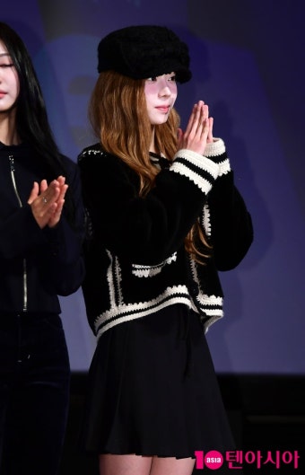 TEN포토에스파 윈터 인형이랑 붕어빵 | 텐아시아 [TEN포토]에스파 윈터 '인형이랑 붕어빵' | 텐아시아