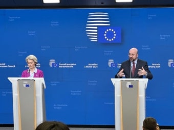 EU, 우크라 72조 지원안 극적 타결…헝가리 당일 아침 예스(종합) | 한국경제 EU, 우크라 72조 지원안 극적 타결…헝가리 당일 아침 
