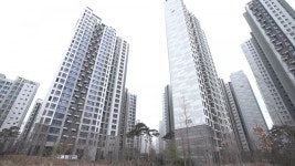 동네 전체가 천지개벽 강동의 개포…고덕 아파트 가보니 [김정은의... 천지개벽 강동의 개포…고덕 아파트 가보니 [김정은의 임장생활기록부]