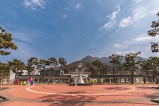 청도의 역사, 자연의 숨결에 깃든 카페 여행 한 장 여행 경북 청도 편 | 한국경제 청도의 역사, 자연의 숨결에 깃든 카페 여행 한 장 여행 경북... 