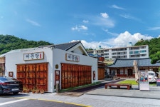 예술이 사치라고요? 삶이 이미 예술인 걸요 목포는 예술이다 | 한국경제 예술이 사치라고요? 삶이 이미 예술인 걸요 목포는 예술이다