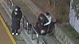 쾅…관악구 당곡사거리서 오토바이·승용차 충돌 | 한국경제 쾅…관악구 당곡사거리서 오토바이·승용차 충돌