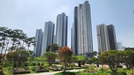 수도권 서남부 최대 역세권…영광스런 빛 기다리는 광명역 5형제 | 한국경제 수도권 서남부 최대 역세권…영광스런 빛 기다리는 광명역 5형제