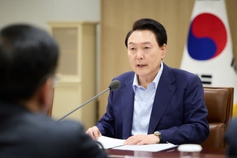 尹대통령, 이란·이스라엘 사태 긴급 경제안보 회의 개최 | 한국경제 [속보] 尹대통령, '이란·이스라엘 사태' 긴급 경제안보 회의 개최