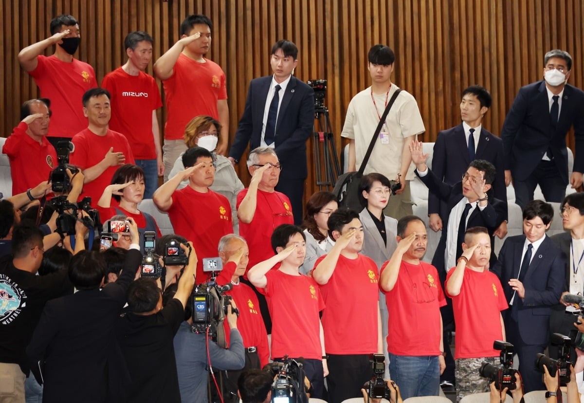 윤석열 대통령 비상계엄 선포 관련 특검법과 김건희 특검법, 국회 본회의 통과 여부로 도정된 기대와 관심 촉발