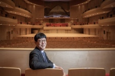 임윤찬도 열혈관객…전 세계 인정받은 부천아트센터 음향 비밀은 57개 반사판 | 한국경제 임윤찬도 열혈관객…전 세계 인정받은 부천아트센터... 